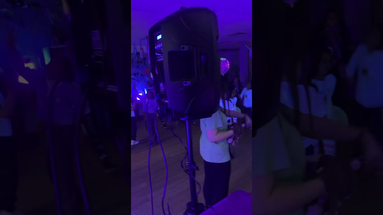 Funomenalparties: Uv GLow party entertainer 