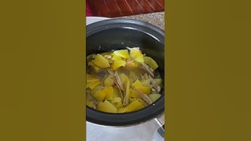 Bữa cơm sáng đạm bạc 2 mẹ con. Tại sao cứ phải ăn gạo nguyên cám? Mọi người có tò mò không?