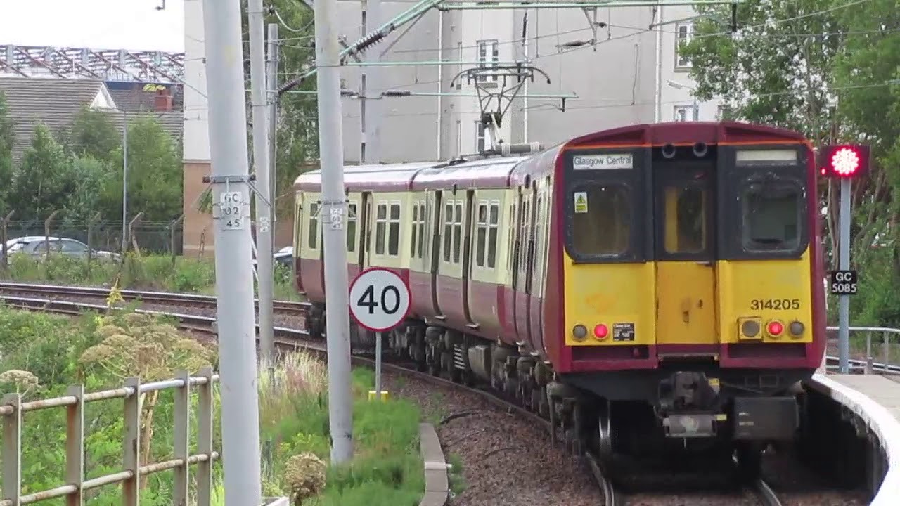 UK: ScotRail Class 314 EMU leaves Cathcart on a Neilston