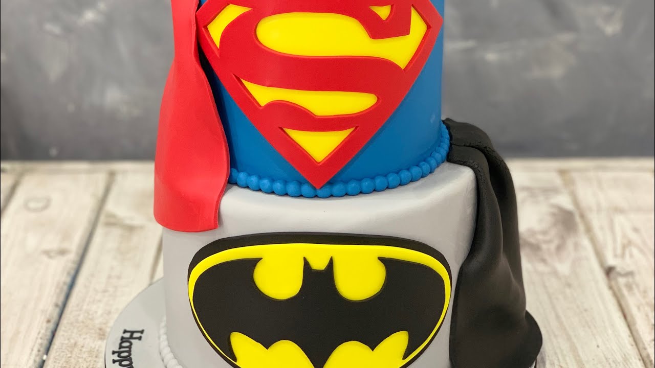 SuperHeroes Cake