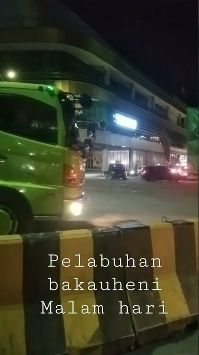 Suasana pelabuhan bakauheni malam hari