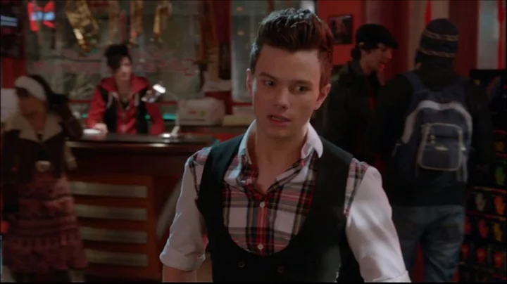 Glee - Kurt tells Elliott how he feels claustropho...