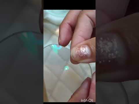 Ponemos a prueba un truco casero para eliminar rayones de los lentes.