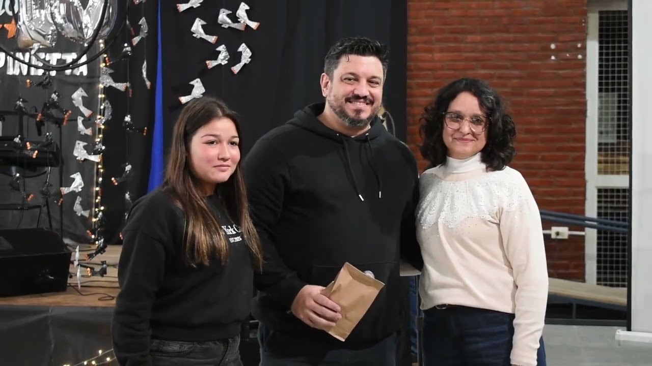 El intendente encabezó el acto por el 10° aniversario de la Escuela "Luis Alberto Spinetta"