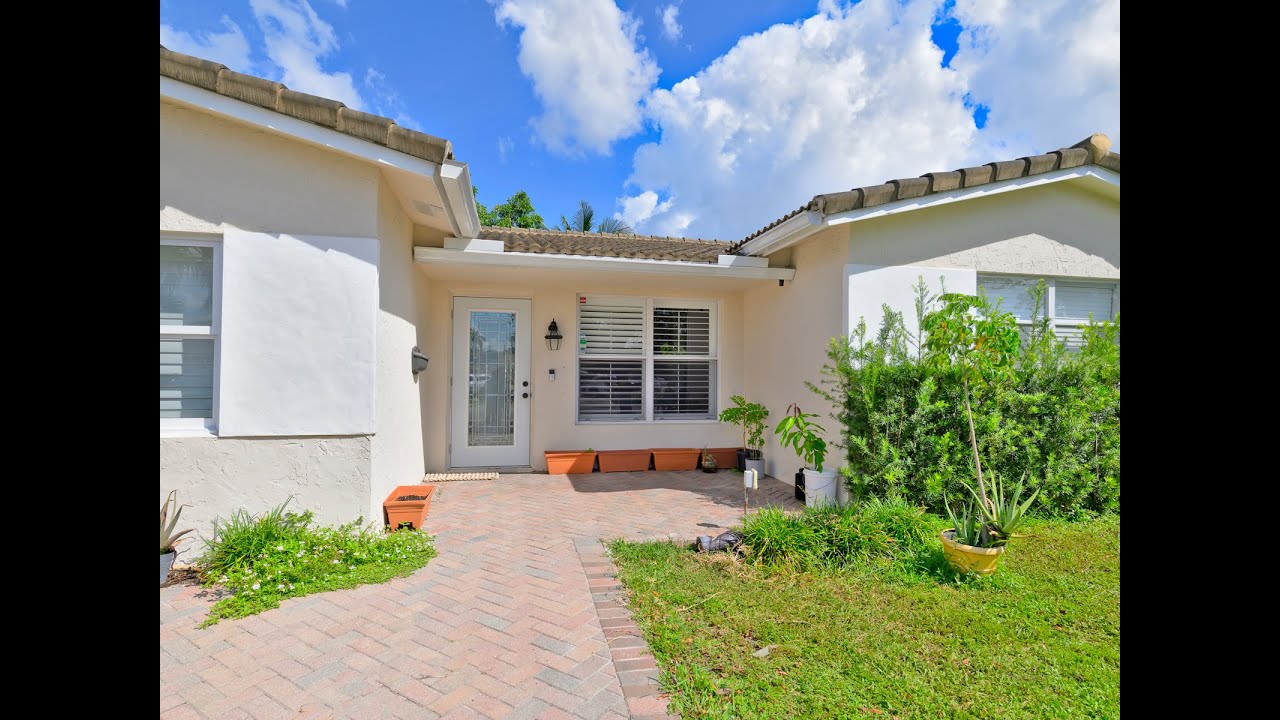 Meticulously maintained Hollywood Hills at 4415 Tyler Street, Hollywood FL  33021