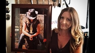 The Bladed Broad Auction - Dedicated To The I.k.t.h.o.f. International Knife Throwers Hall Of Fame