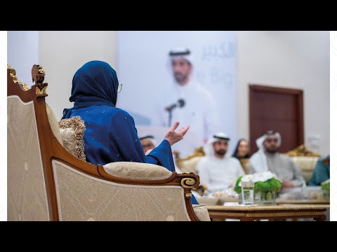 تكريم سمو الشيخ سلطان بن أحمد القاسمي ب وسام جواهر للعطاء