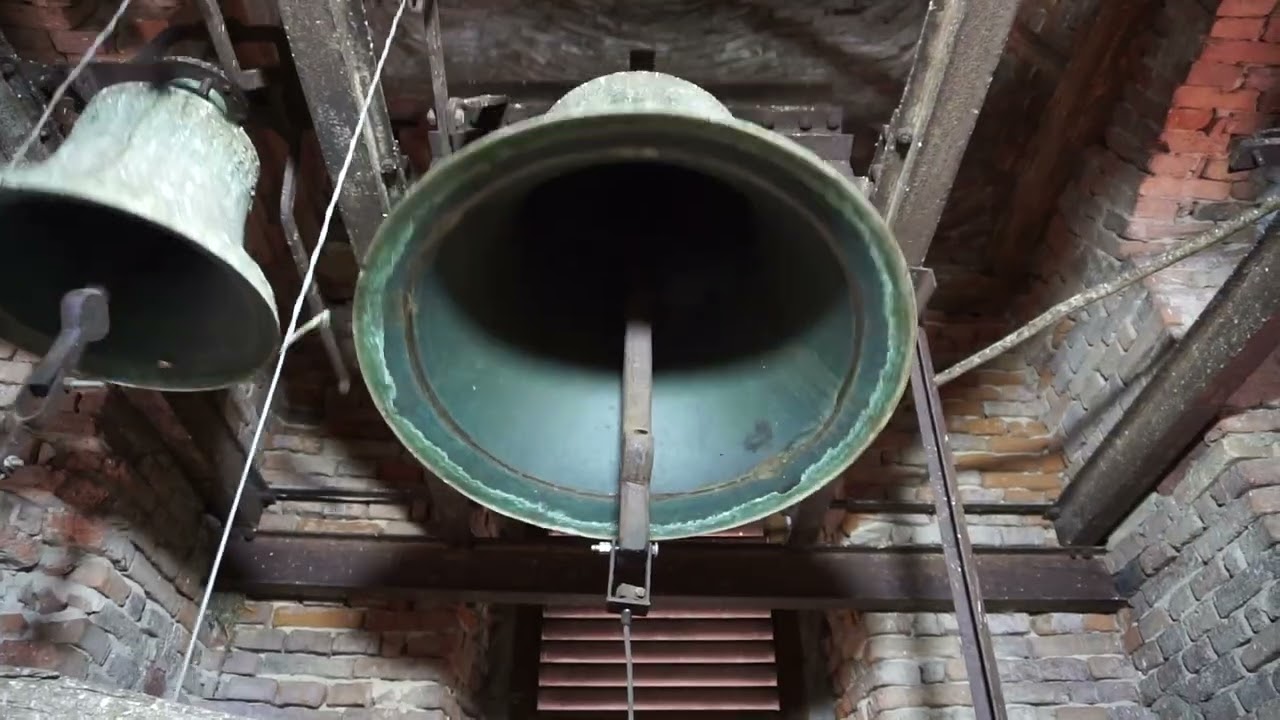 Bedegkér (H) - A Szentháromság templom harangjai