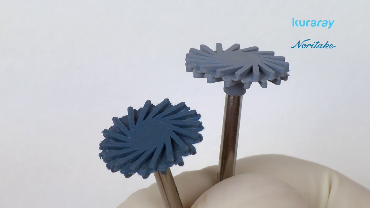 4. Finitura delle superfici - Restauro dei denti anteriori con CLEARFIL MAJESTY ES-2