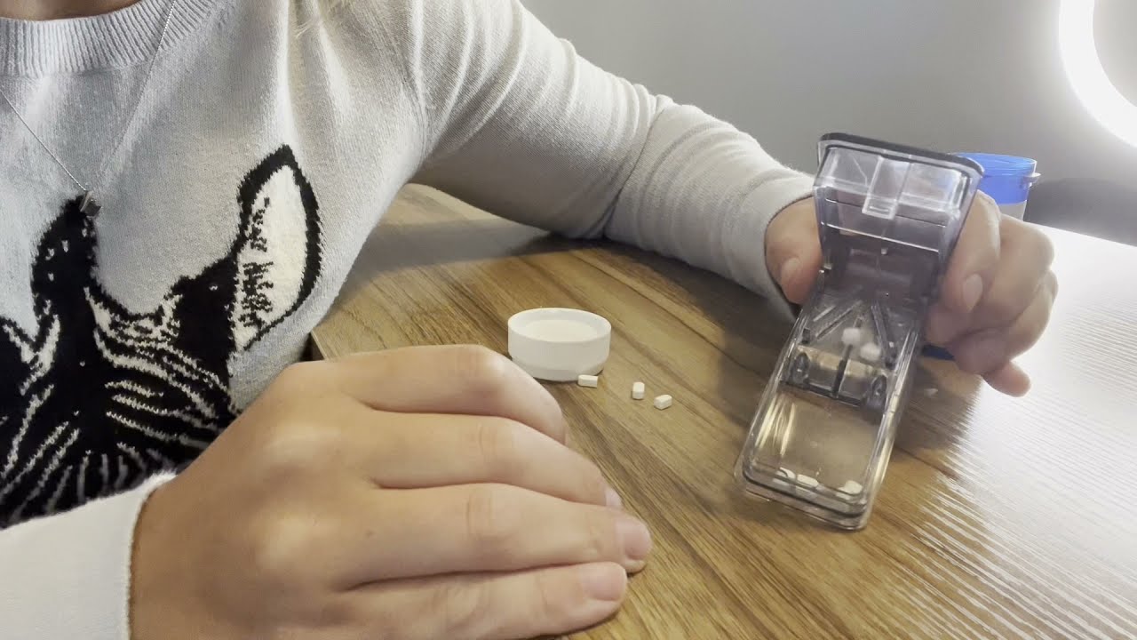 Review of Pill Cutter for Small Pills, Tablet Splitter with Blade Guard, Safety Medicine Slicer