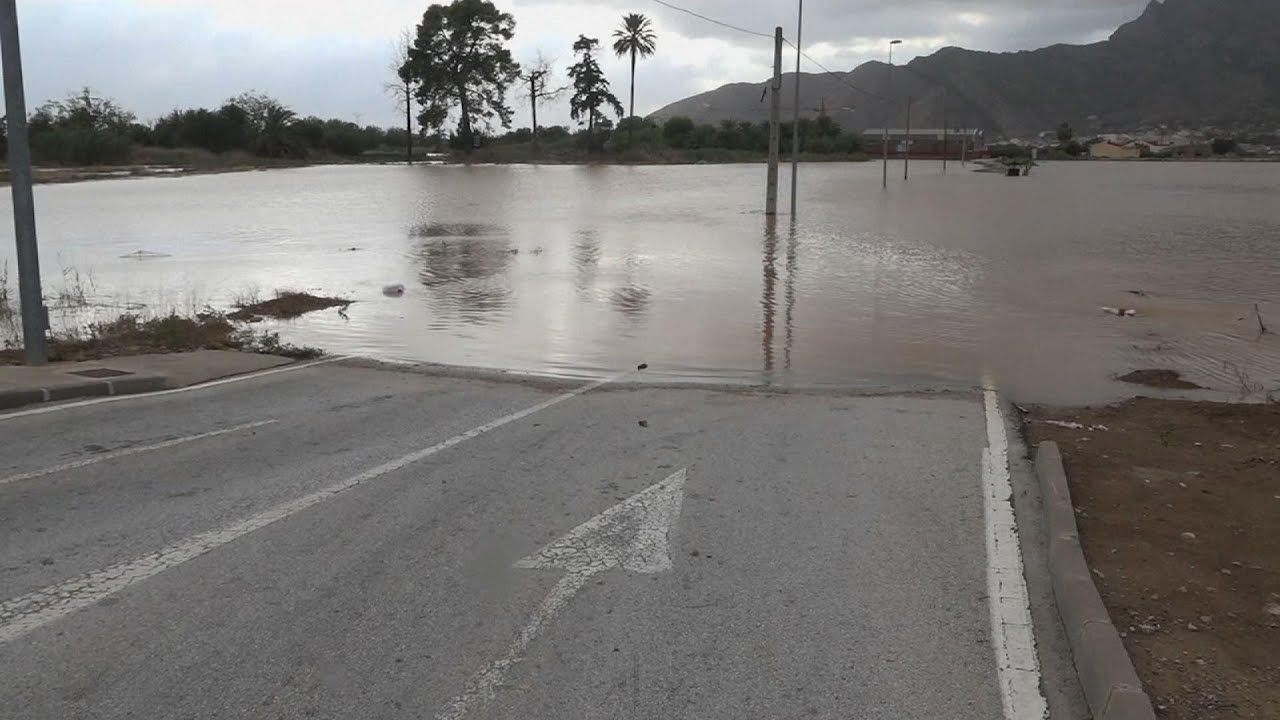 Torrential rains pound southeastern Spain