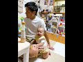 【子供】後ろでおとちんは、お化粧タイム😂 #パパっ子 #shorts #赤ちゃん