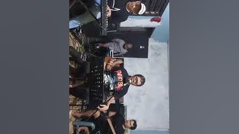 Di bawah tiang bendera OAM FALS TRIBUTE