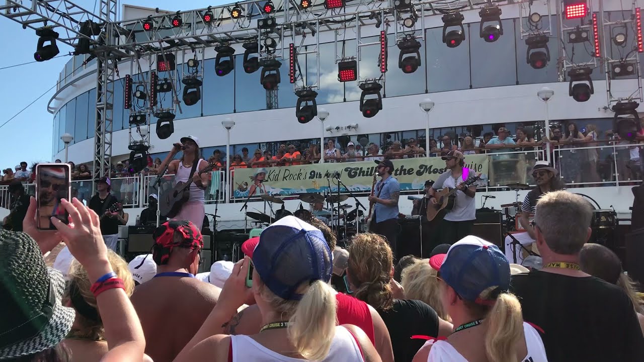 Kid Rock - First Kiss (acoustic) @ CTM 9 Cruise 4/10/18