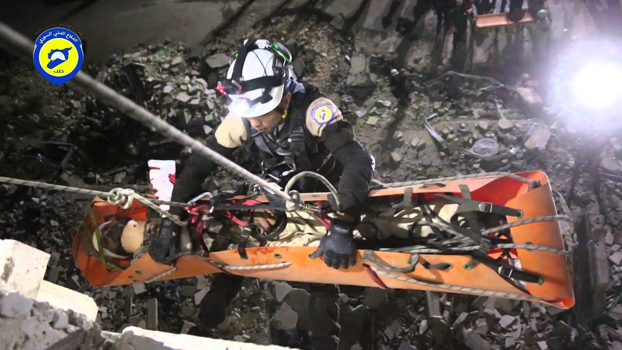 عرض للدفاع المدني السوري في مدينة حلب 18-3-2016