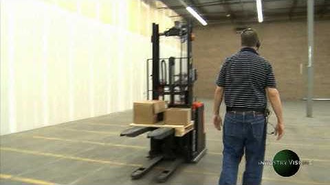 Warehouse Voice Picking Drives New Warehouse Efficiencies Using AGV Material Movement Robots