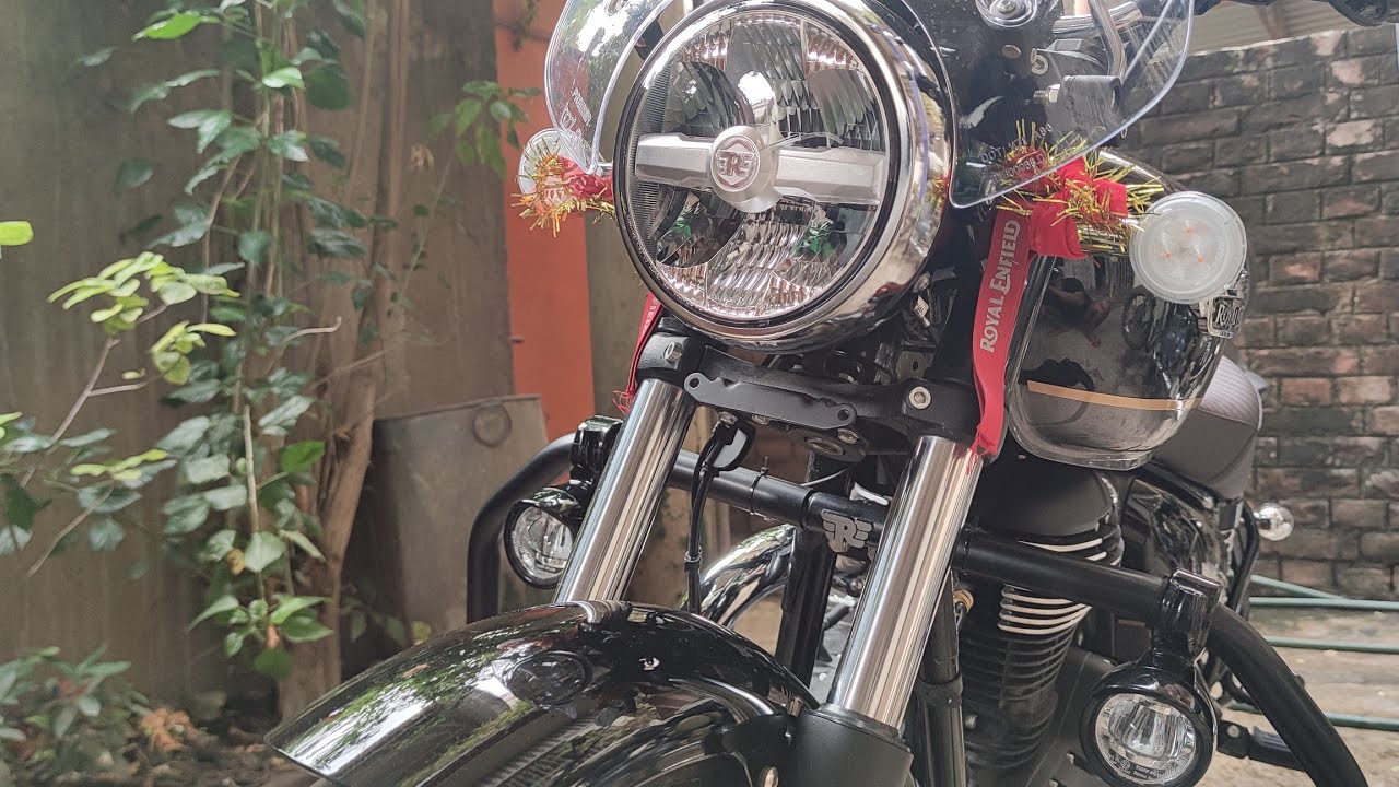 Royal Enfield New Meteor 350 Fog light Genuine Motorcycle Accessories from RE..