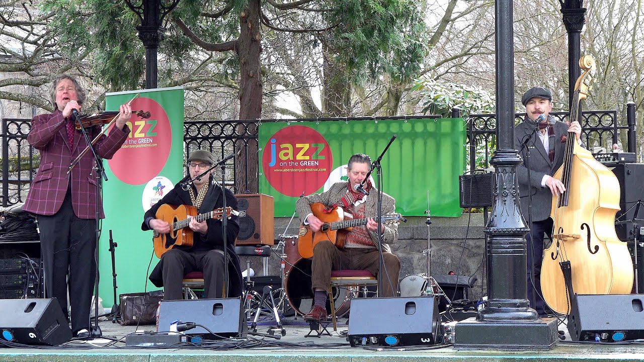 Vintage Jazz band 'Viper Swing' performing "I Wanna Be Like You