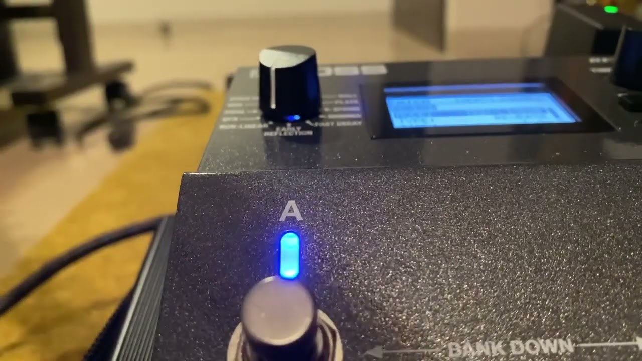 ヒューワー音 BOSS RV-500で再現 - YouTube