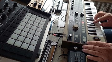 #KorgMicrokorg   Korg Microkorg /A Teaspoon Of Honey (Dark Ambient)