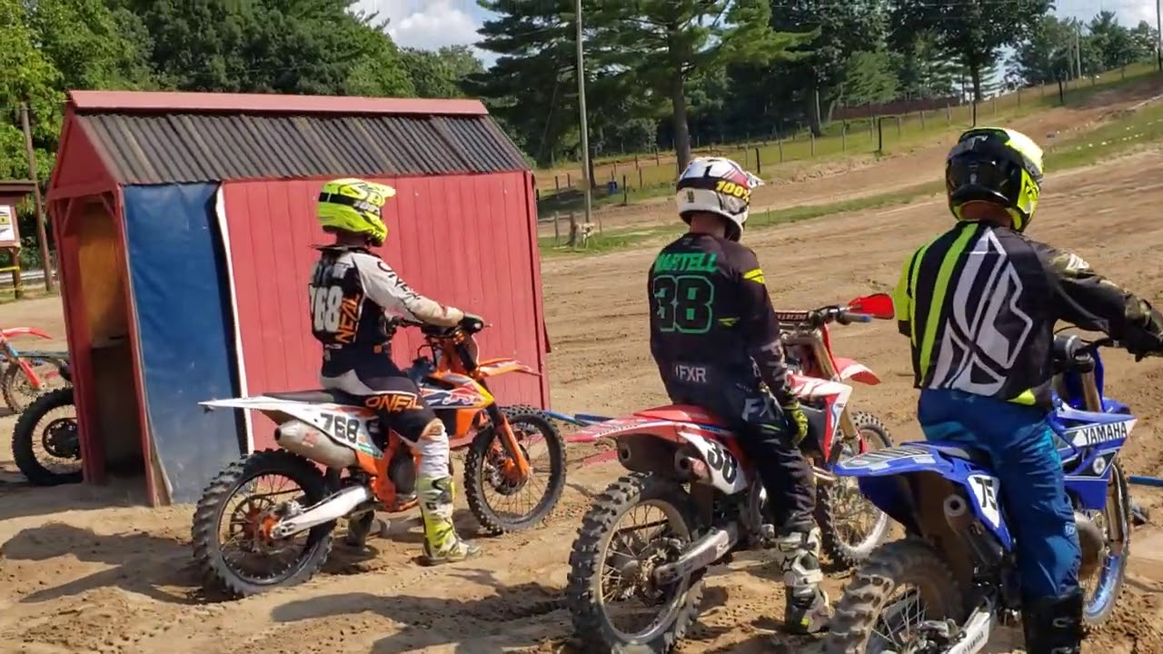 72 YEAR OLD VETERAN RACING MOTOCROSS IN 60+ CLASS AT SOUTHWICK NATIONAL TRACK WITH TOP VET PRO'S