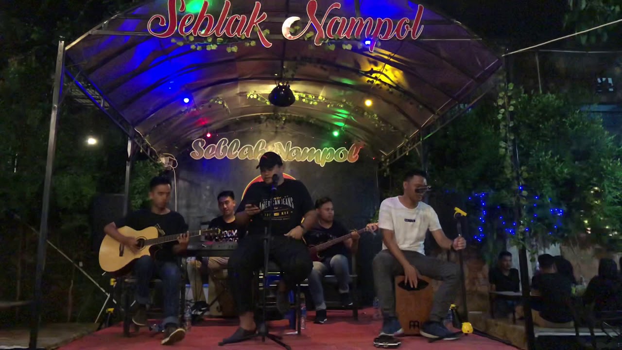 HELLO - ULAR BERBISA | COVER BY MAMADCR AND FRIENDS - YouTube