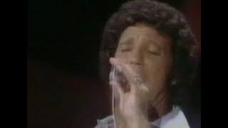 Tom Jones - Pledging My Love (Midnight Special 1974)