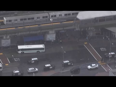 Police Search For Suspect In Fruitvale Station BART Stabbing - YouTube