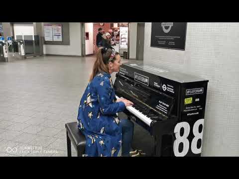 Living on Benefits live at Platform88 Kings Cross Station #platform88