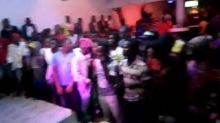 Jacky Modo Avua Nguo Jukwaan Nchini Kenya