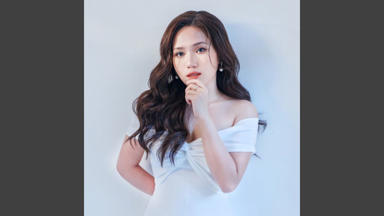 Áo Trắng Đến Trường
