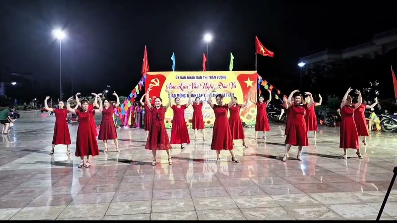 Tình Ca Mùa Xuân / Clb dân vũ Thôn Dị Chế !