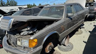1988 Mercedes-Benz W126 420SEL at Junkyard