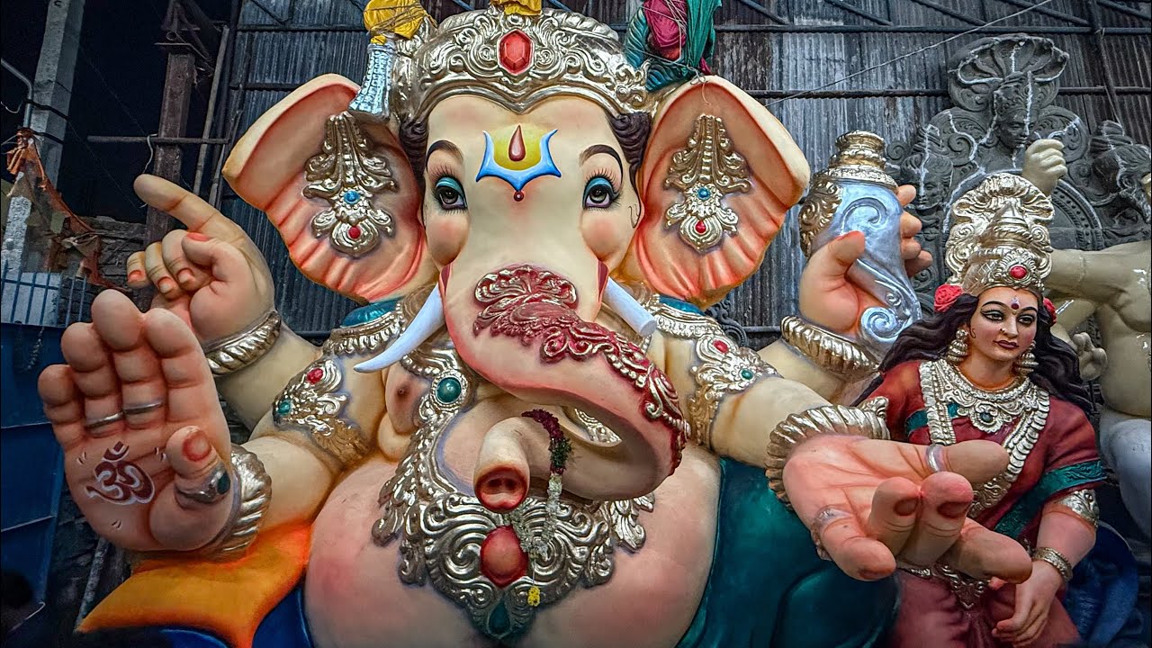 Big Ganesh Aagman 2025 At Hyderabad | Ganesh Transporting From Dhoolpet To Bengaluru Banaswadi 