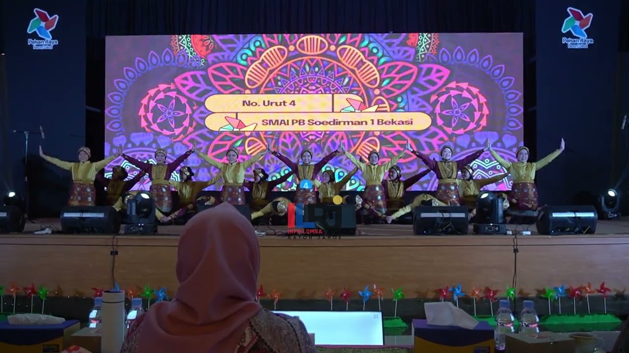 TARI RATOH JAROE SMAI PB SOEDIRMAN 1 BEKASI at PEKAN RAYA BEACUKAI #infolombaratohjaroe #ratohjaroe