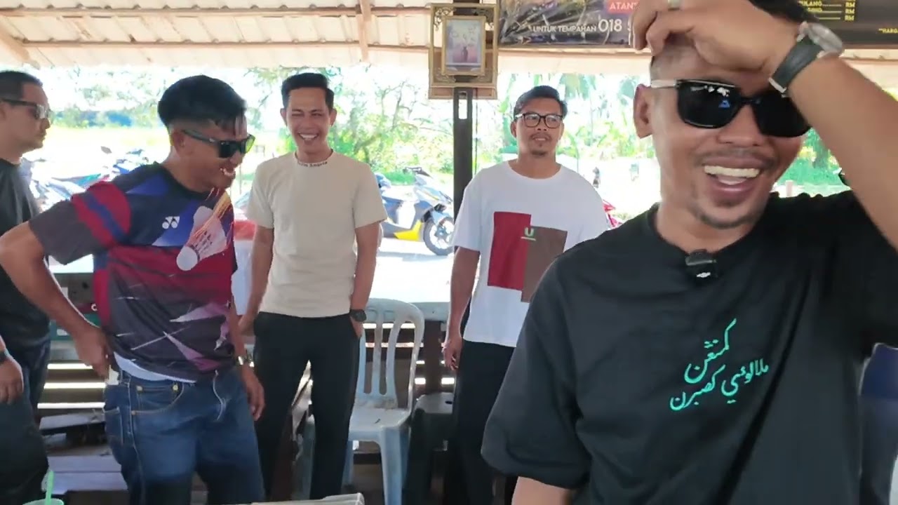 BUDAK KAMPUNG DAH TUNGGU MAT!!! #qhiam #rayakenahensem #kulaan #banjar