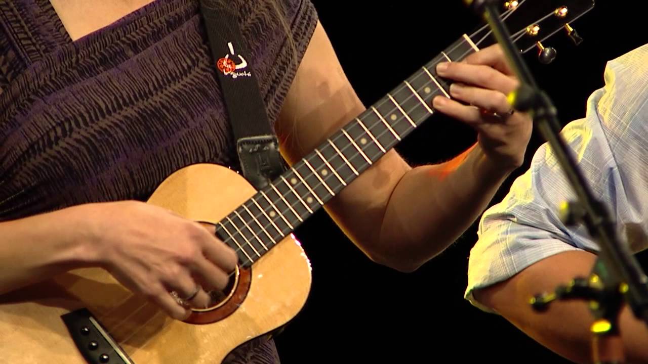 Sarah Maisel and Craig Chee perform live at the 2015 NAMM Show.