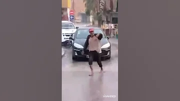 توزر فرحة أحد المواطنين بنزول الغيث النافع Tunisia تونس 