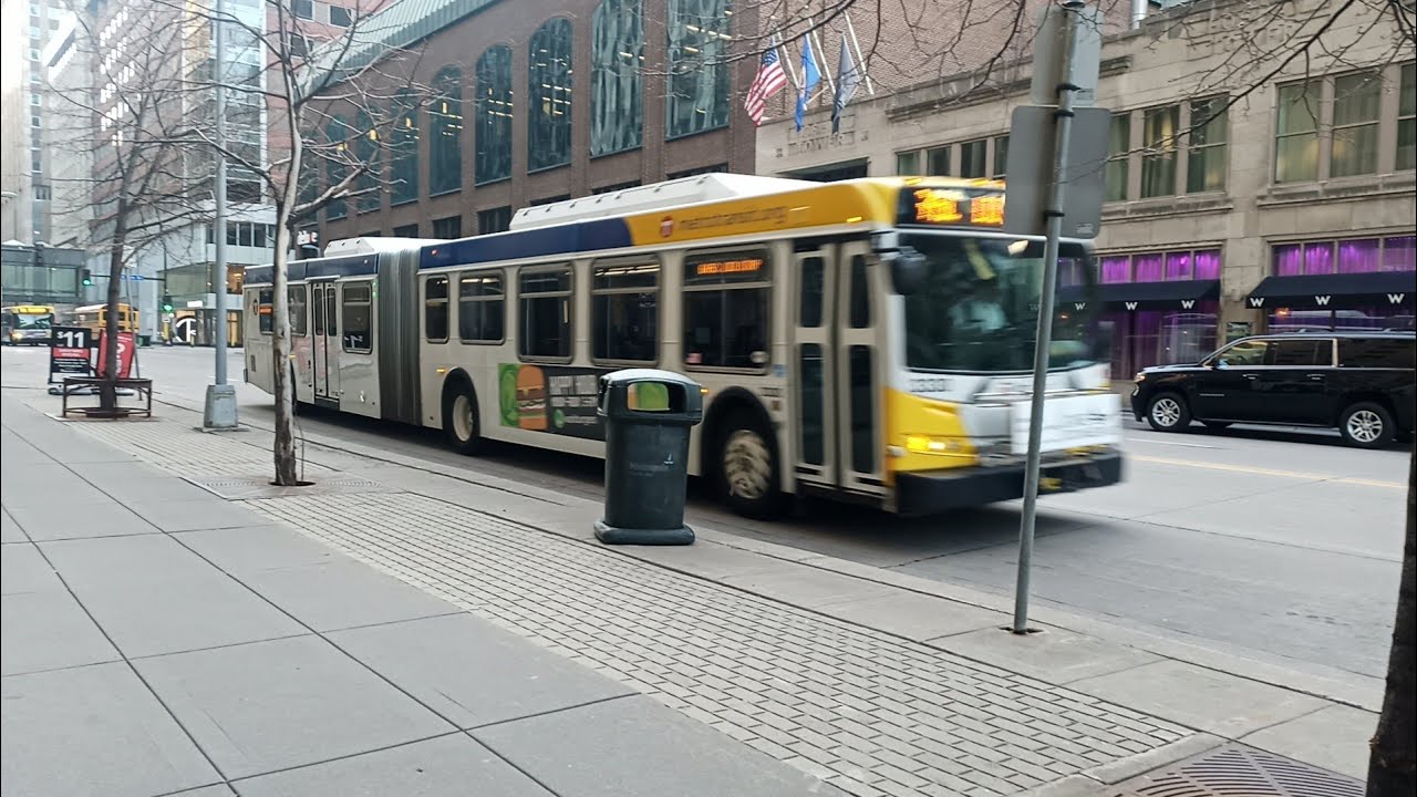 Metro Transit 2010 New Flyer D60LFR 3330 On Route 645C