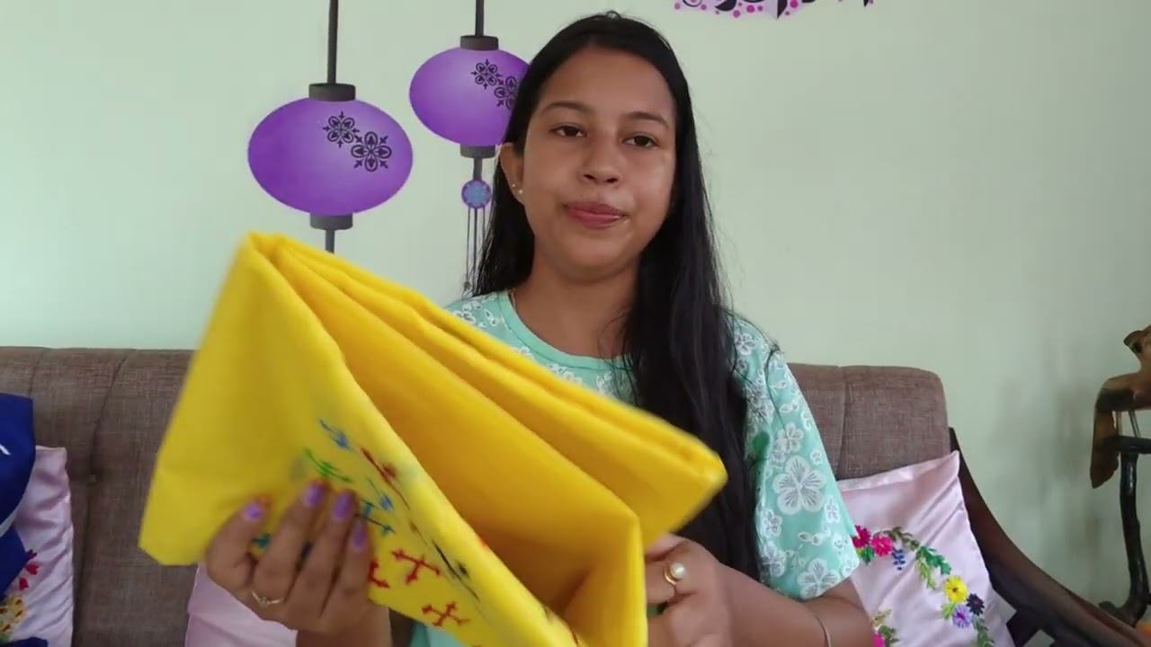 নতুন ডিজাইনৰ কাপোৰ লৈ আহিছোঁ।। কেনেকুৱা লাগিছে চাওক আহক #sadar #makhala #handmade