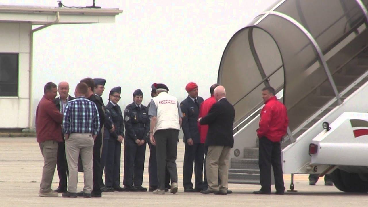 World War II Veterans Arrive Home - YouTube