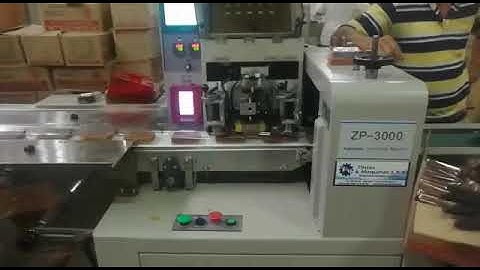 Down film paper flow wrapper packaging machine packing Machinery Package wrapping machine price.