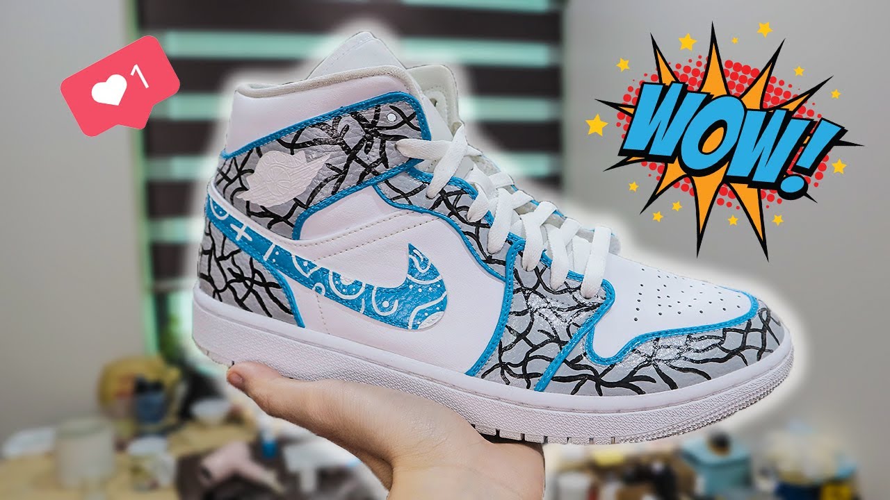 Air Jordan 1 UNC: Một mẫu giày Air Jordan 1 UNC với thiết kế tuyệt đẹp và chất lượng tuyệt vời. Cảm nhận được sự thoải mái và đẳng cấp khi chú ý đến những chi tiết tinh tế của đôi giày này trong hình ảnh.