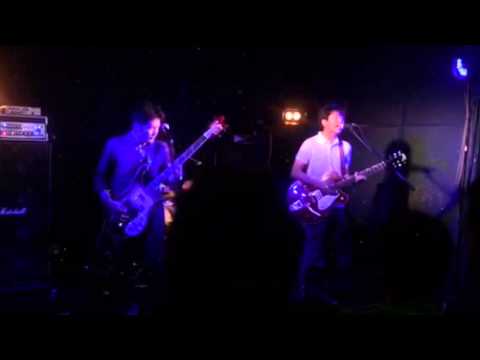 エラー by THREE QUARTER
