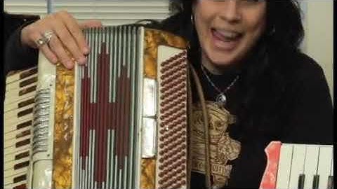 Learn About the Left & Right Sides of Accordions
