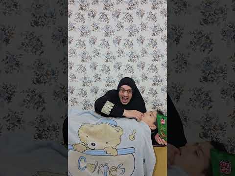 ماما جابت شيبس بيبي يعض الام