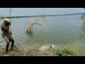 Professional Fisherman Hunting &amp; Catching Big Fishes in River|Unbelievable Single Hook fishing