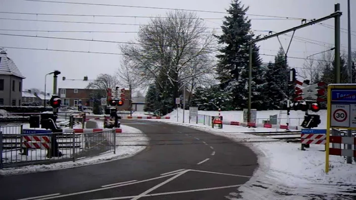 Dutch Railroad Crossing/ Level Crossing/ Spoorwegovergang Klimmen- Ransdaal (Termaar)