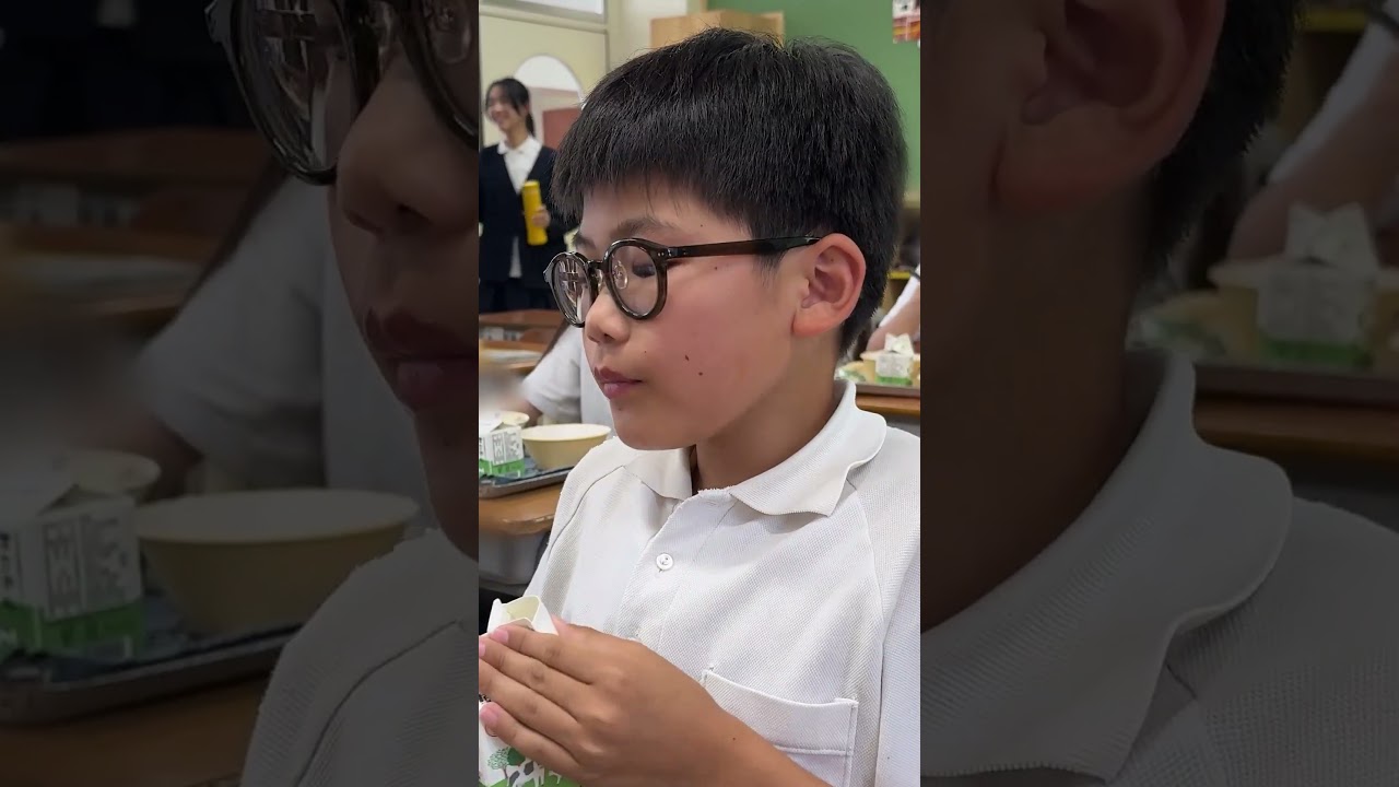 They Serve Themselves? $1.50 Japanese Elementary School Lunch in Osaka
