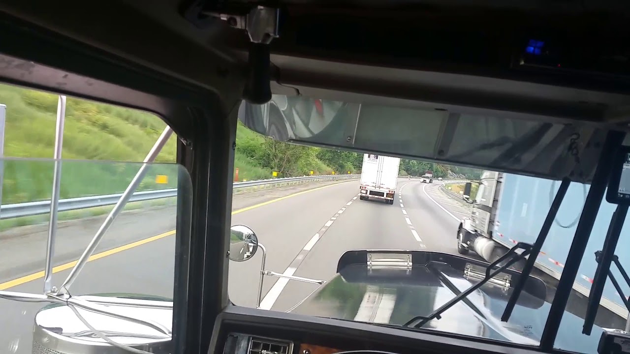 #3; 2000 Kenworth W900L, 8" stacks, 3406E 1MM CAT, climbing Fancy Gap